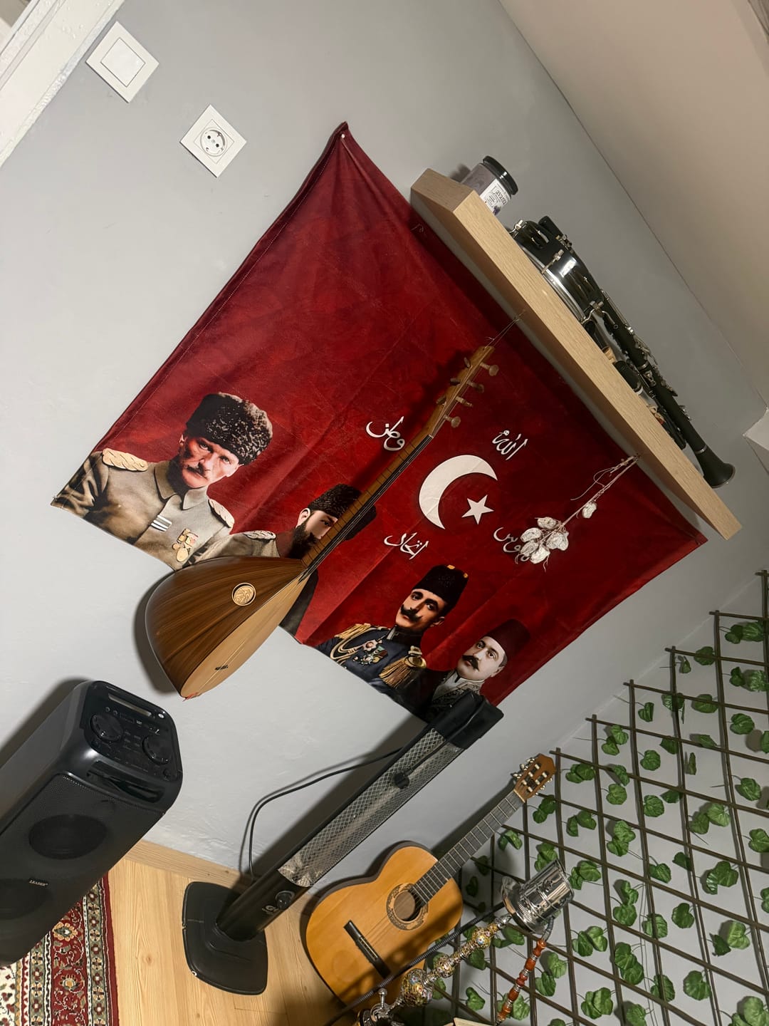 Customer photo review of İttihad-ı Terraki 4'lü Paşalarımızdan Oluşan Duvar Örtüsü