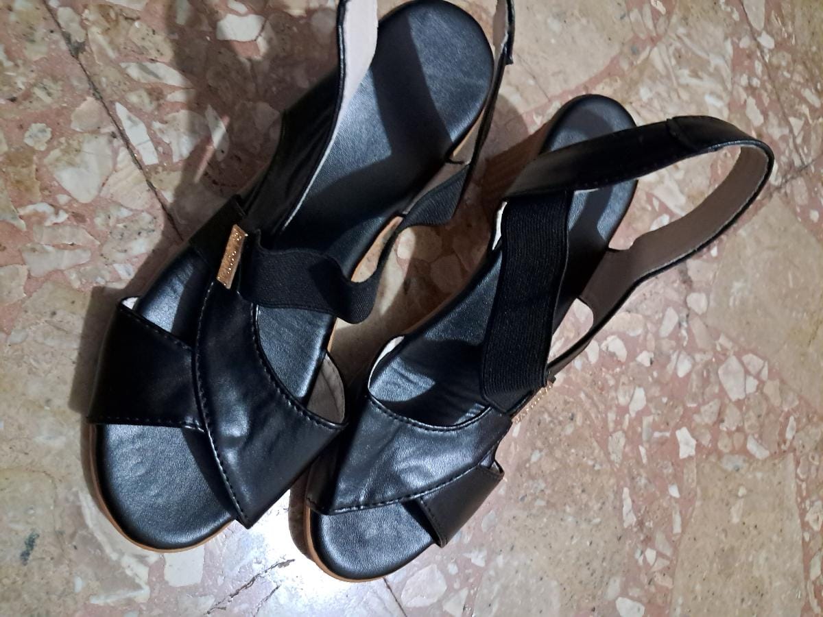 Customer photo review of Sandales élégantes à talon carré