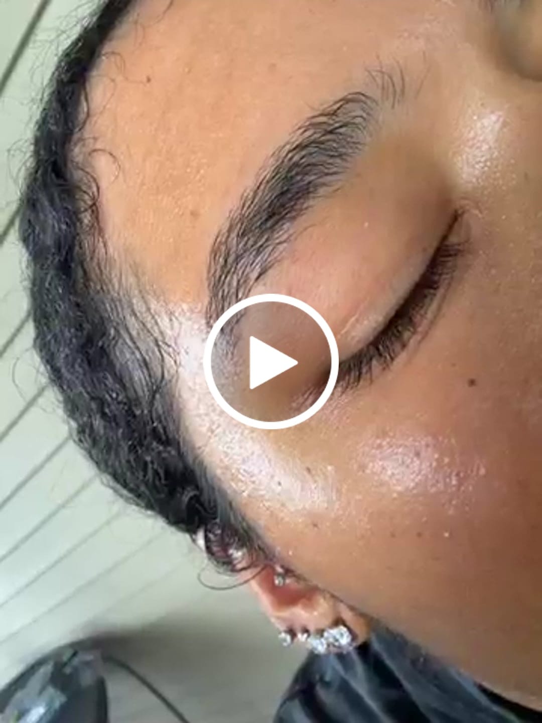 Customer video review of Volume Eyebrow & Eyelash Serum