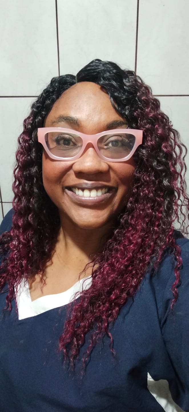 Customer photo review of Lace Wig Fibra Abigail - Marsala DBTL1B/99A/T99A/530E
