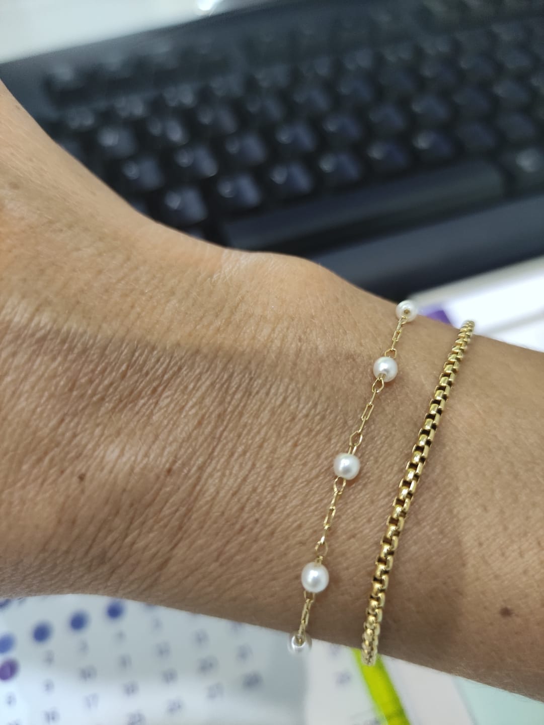 Customer photo review of Pulseira Isa