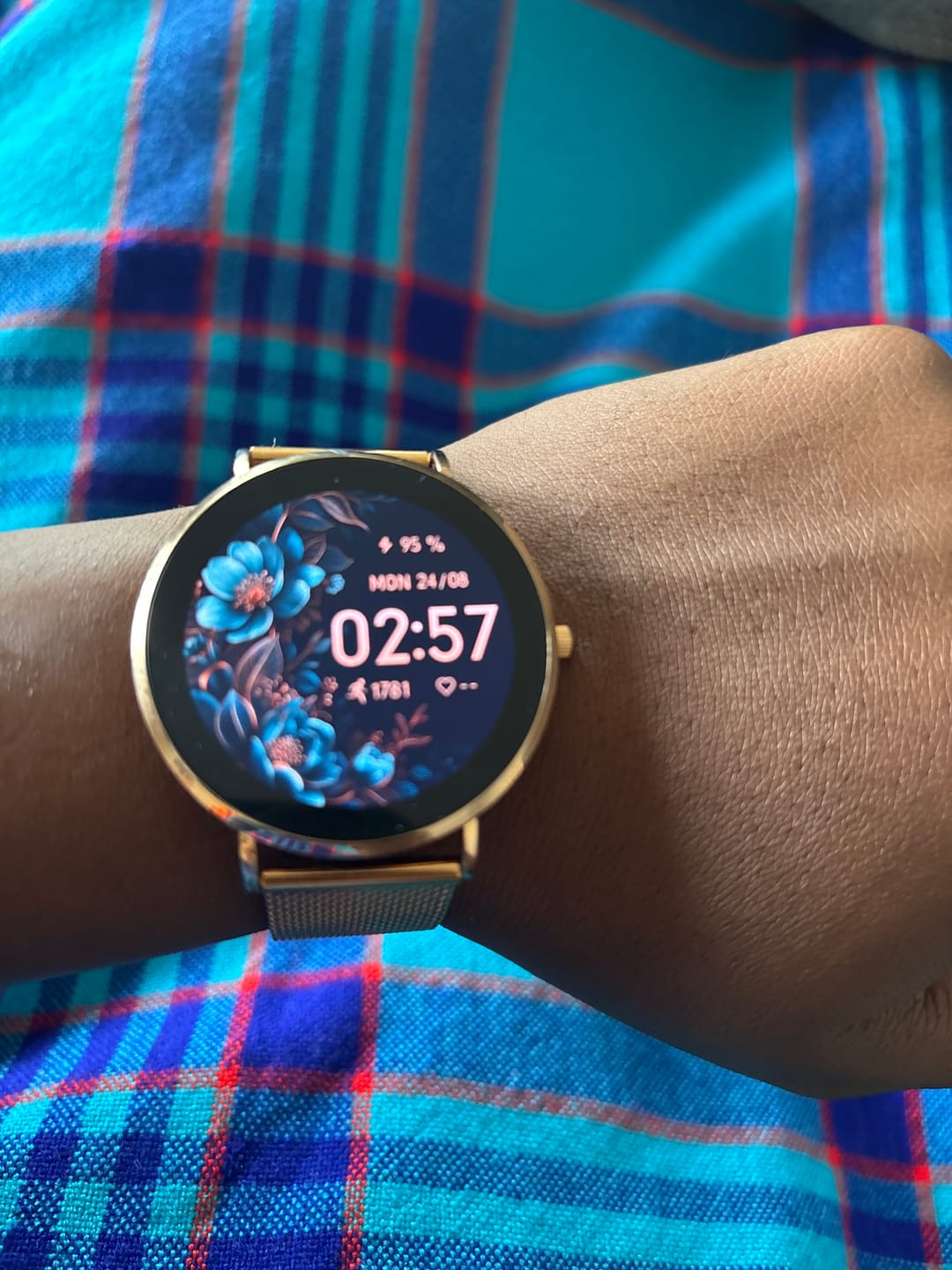 Customer photo review of NOVACCHI SOLARA — Women's Smartwatch