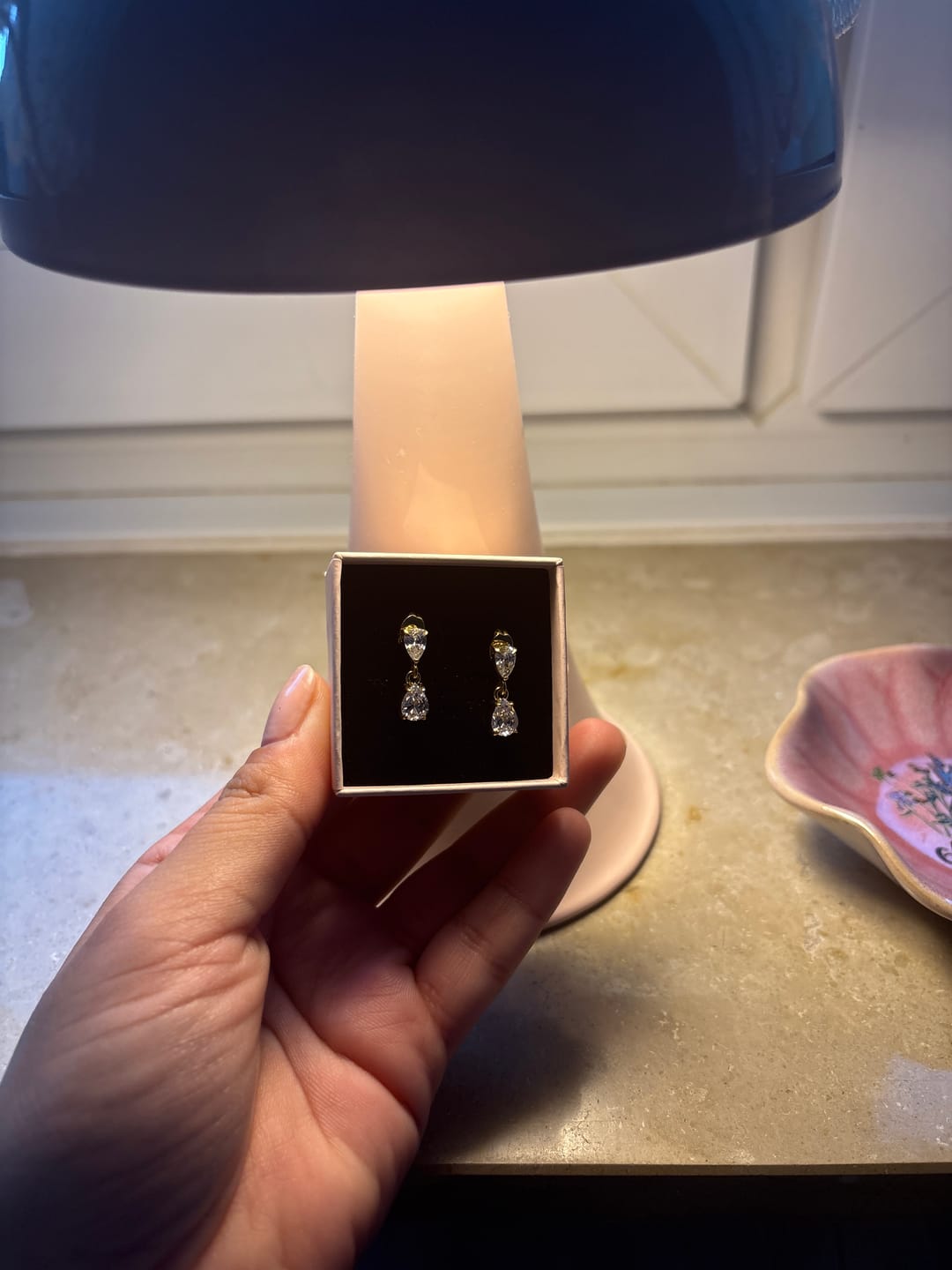 Customer photo review of Double Teardrop Ohrstecker 14K Vergoldet