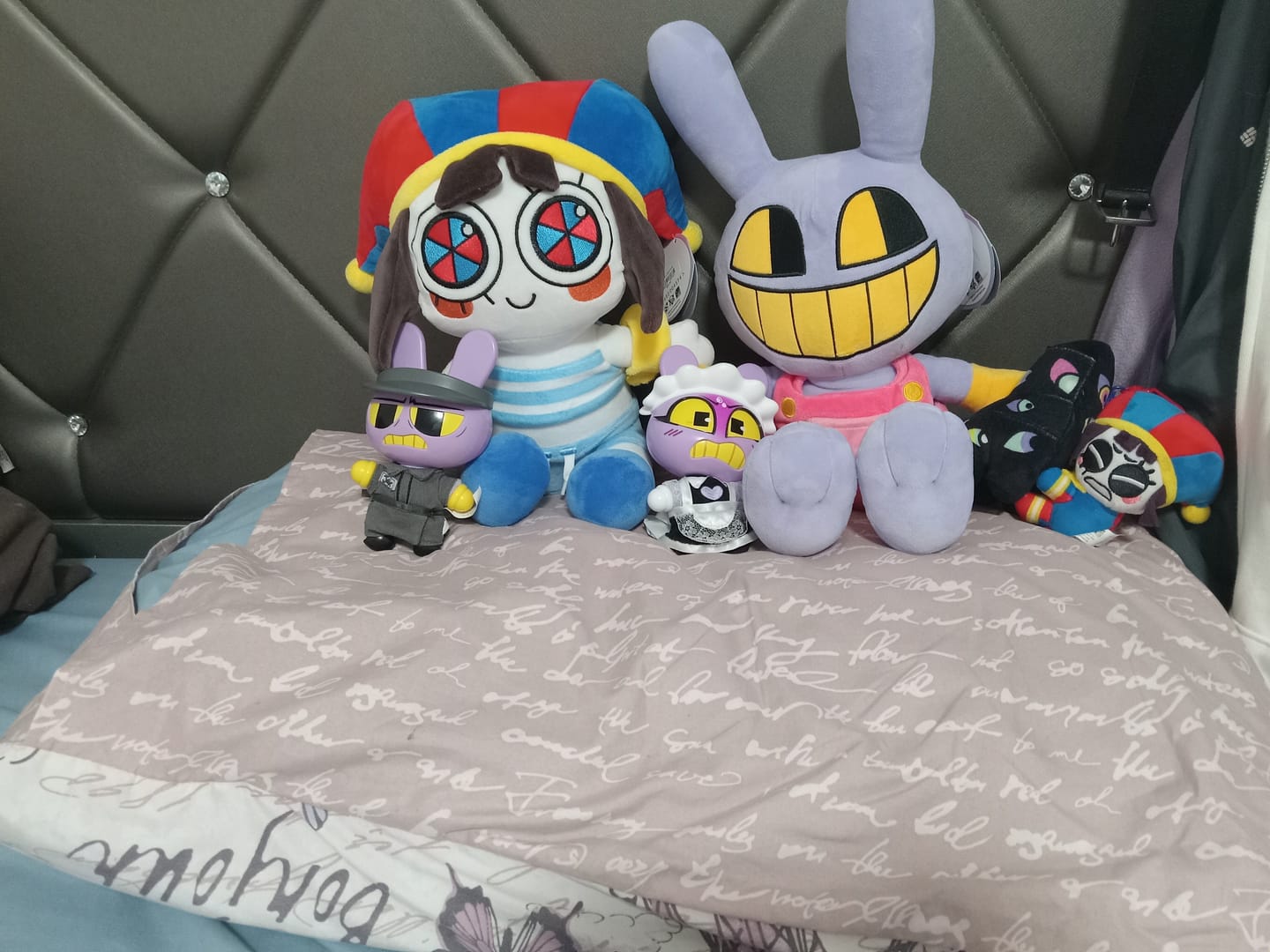 Customer photo review of Beach Pomni Plush