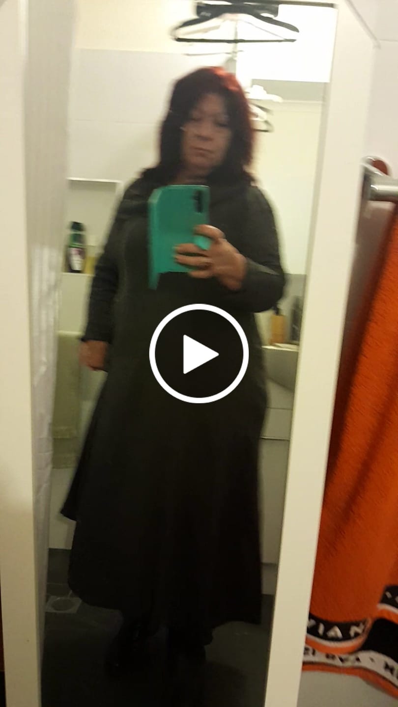 Customer video review of Liliana Linen Dress in Granite