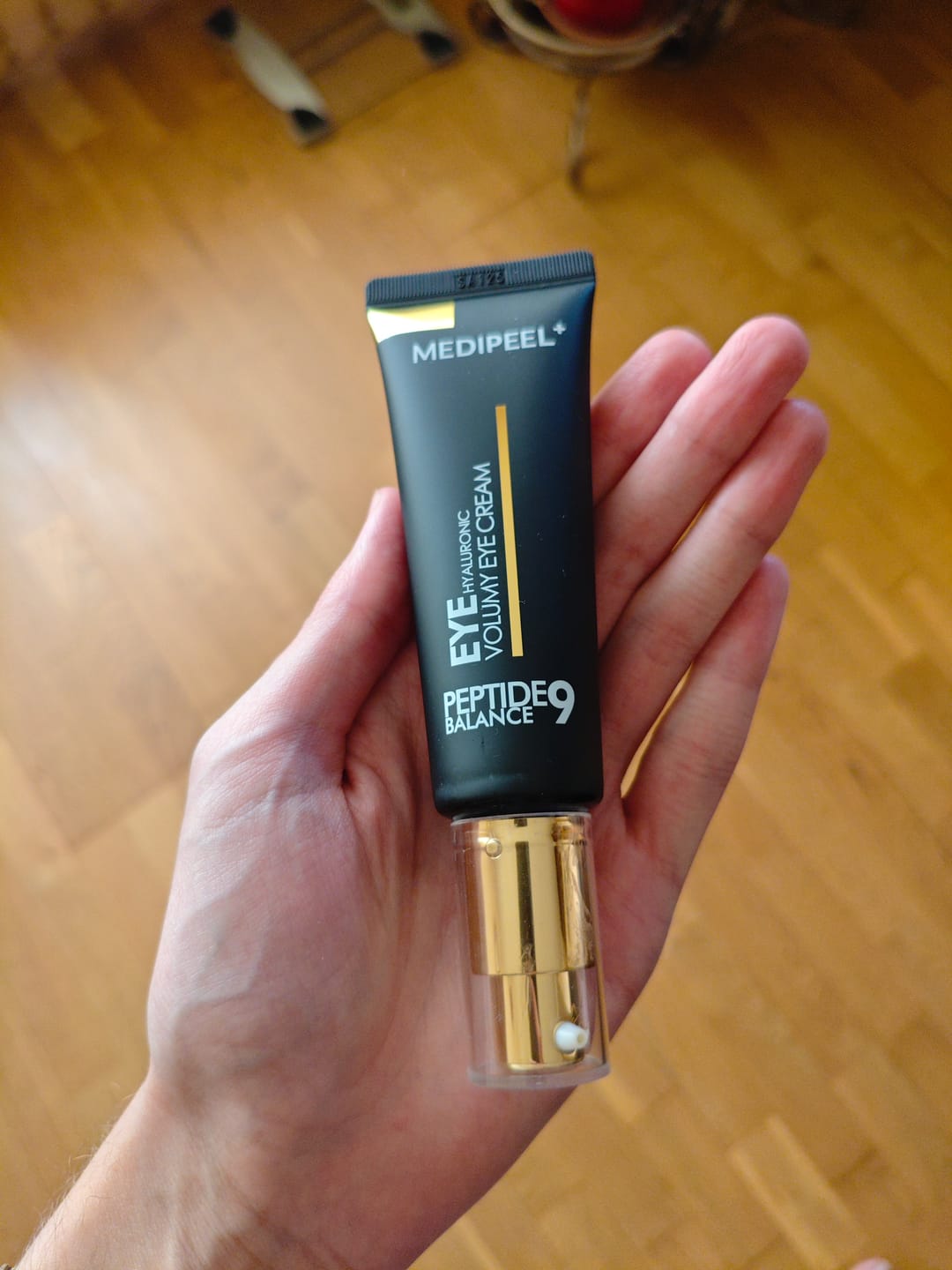Customer photo review of Pretnovecošanas krēms priekš acu plakstiņiem ar peptīdiem Medi-Peel Peptide Balance 9 Eye Hyaluronic Volumy Eye Cream