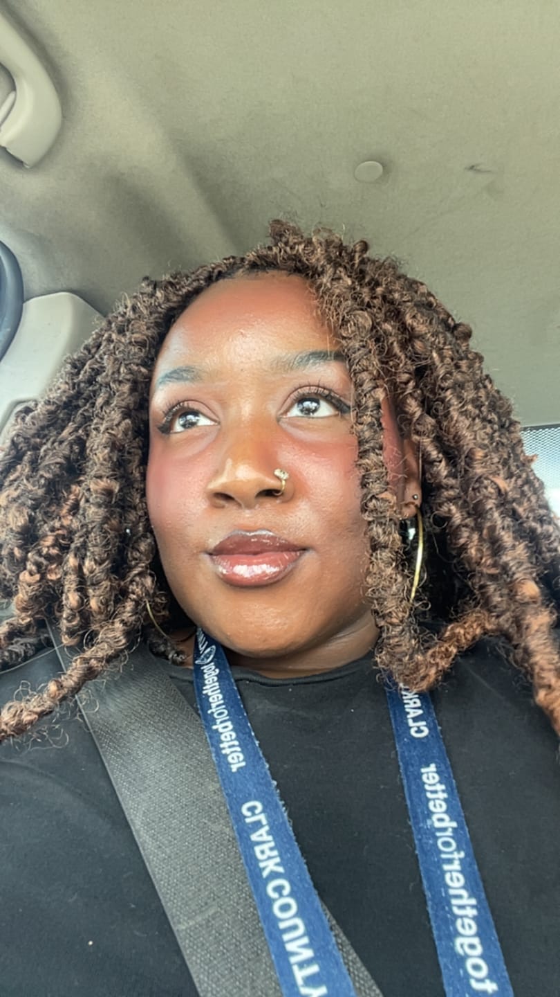 Customer photo review of Bobbi Boss Calif. Pre-Looped Crochet Braids - BUTTERFLY LOCS 18" 3X