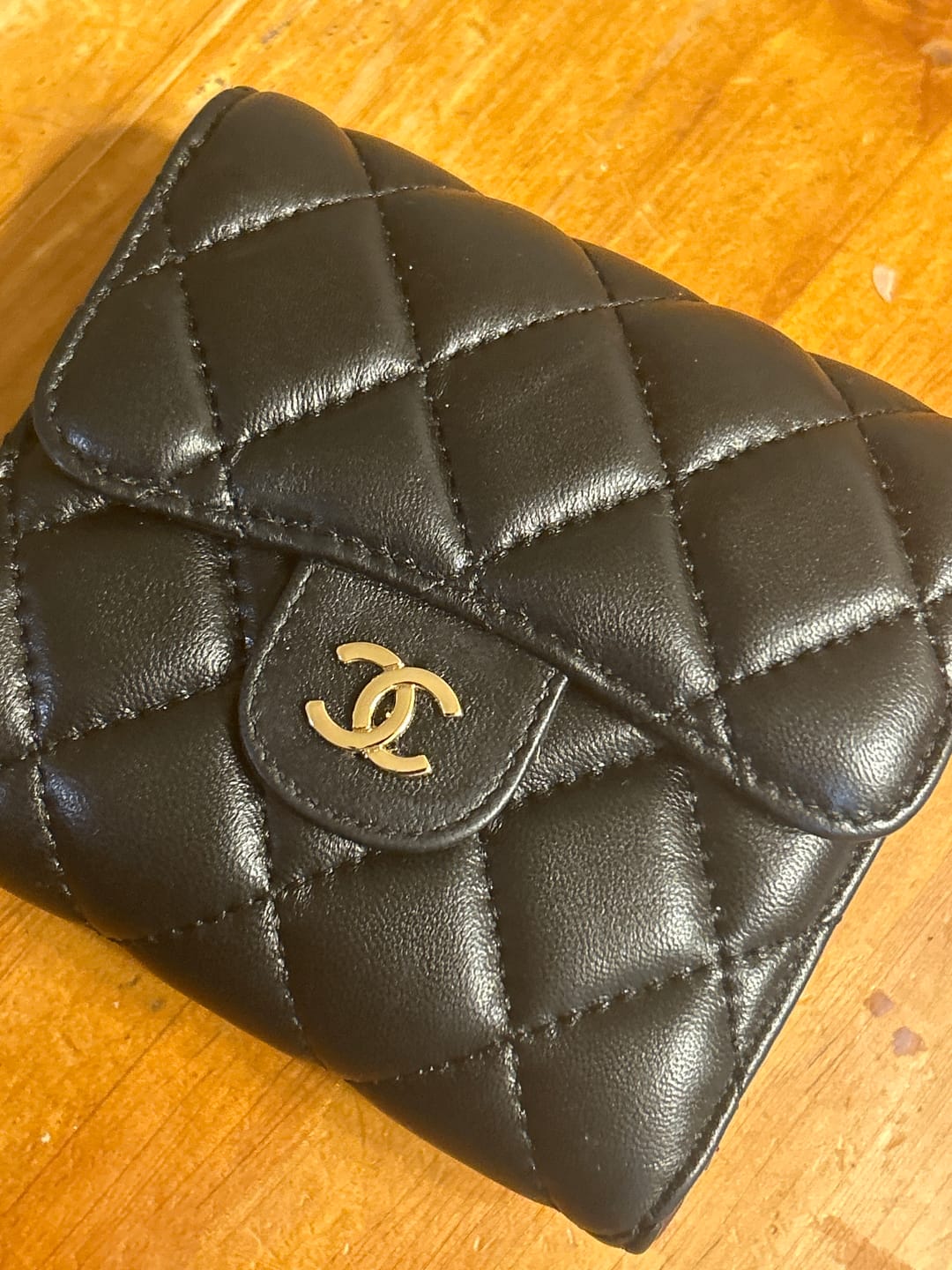 Customer photo review of 【シャネル】マトラッセ♪二つ折り財布 ♪ミニウォレット*キャビアスキン黒AP0229 AP0231