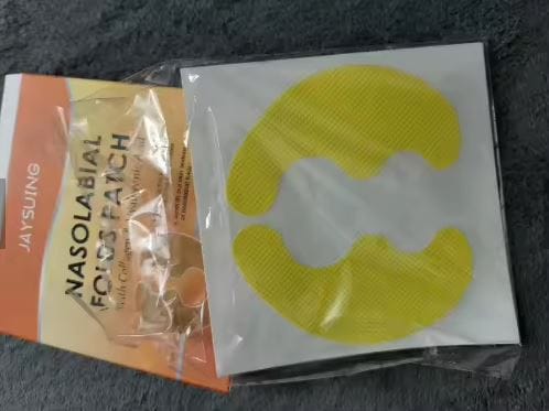 Customer photo review of Patch Nasolabiali – 10 Patch con Collagene e Acido Ialuronico