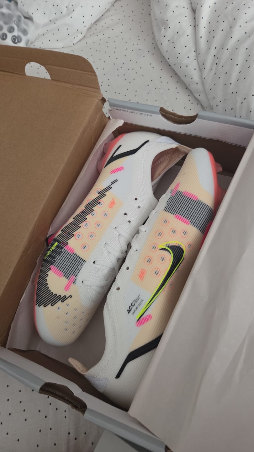 Customer photo review of NIKE MERCURIAL VAPOR 14 ELITE FG - White Silver Pink