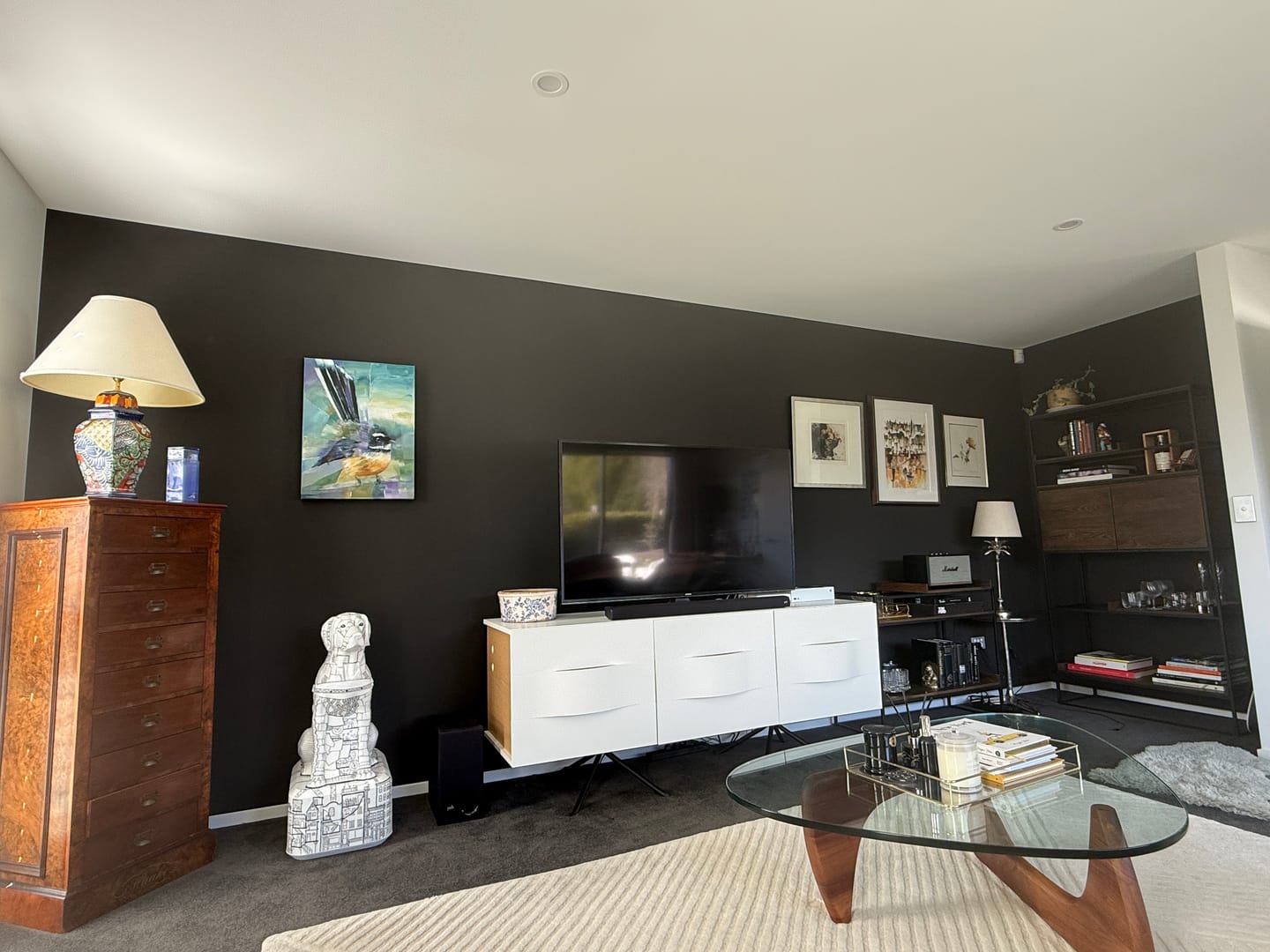 Customer photo review of Retro Plain Chic Wallpaper - Black