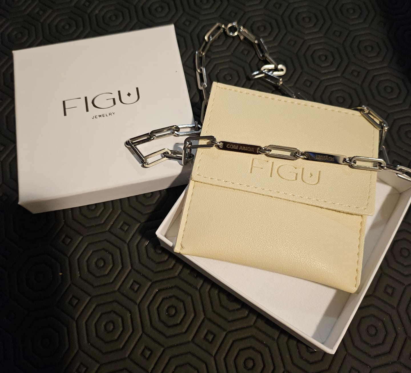 Customer photo review of Colar Matilde