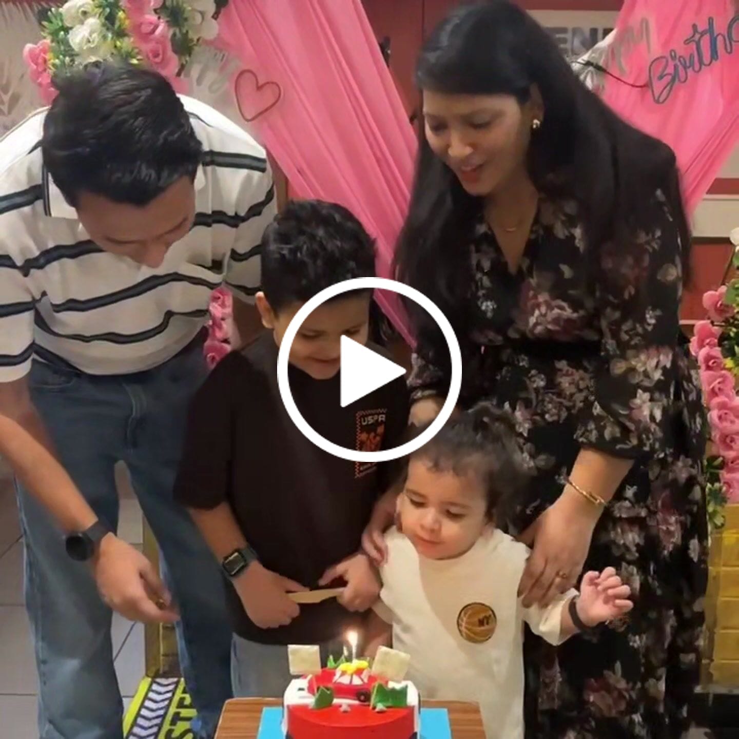 Customer video review of Lightning Mcqueen Cake