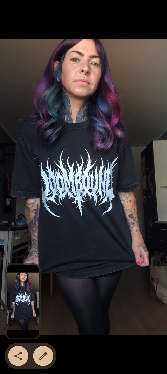 Customer photo review of OWL – Oversize Acid Washed Tee