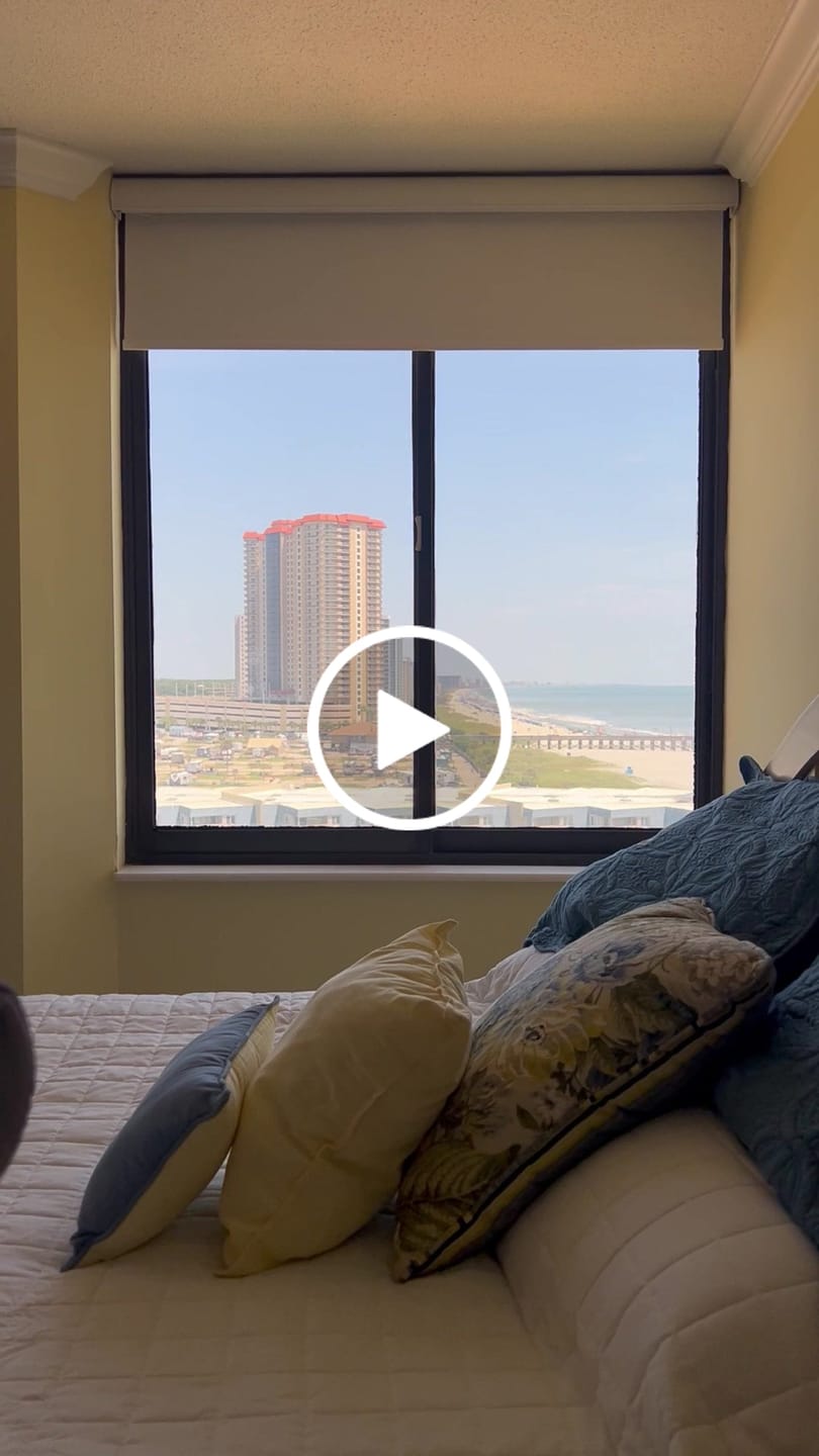 Customer video review of SmartWings Motorized Roller Shades 100% Blackout Safari