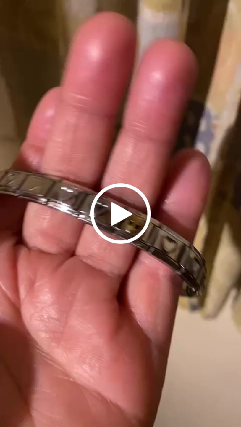 Customer video review of Charm Alien