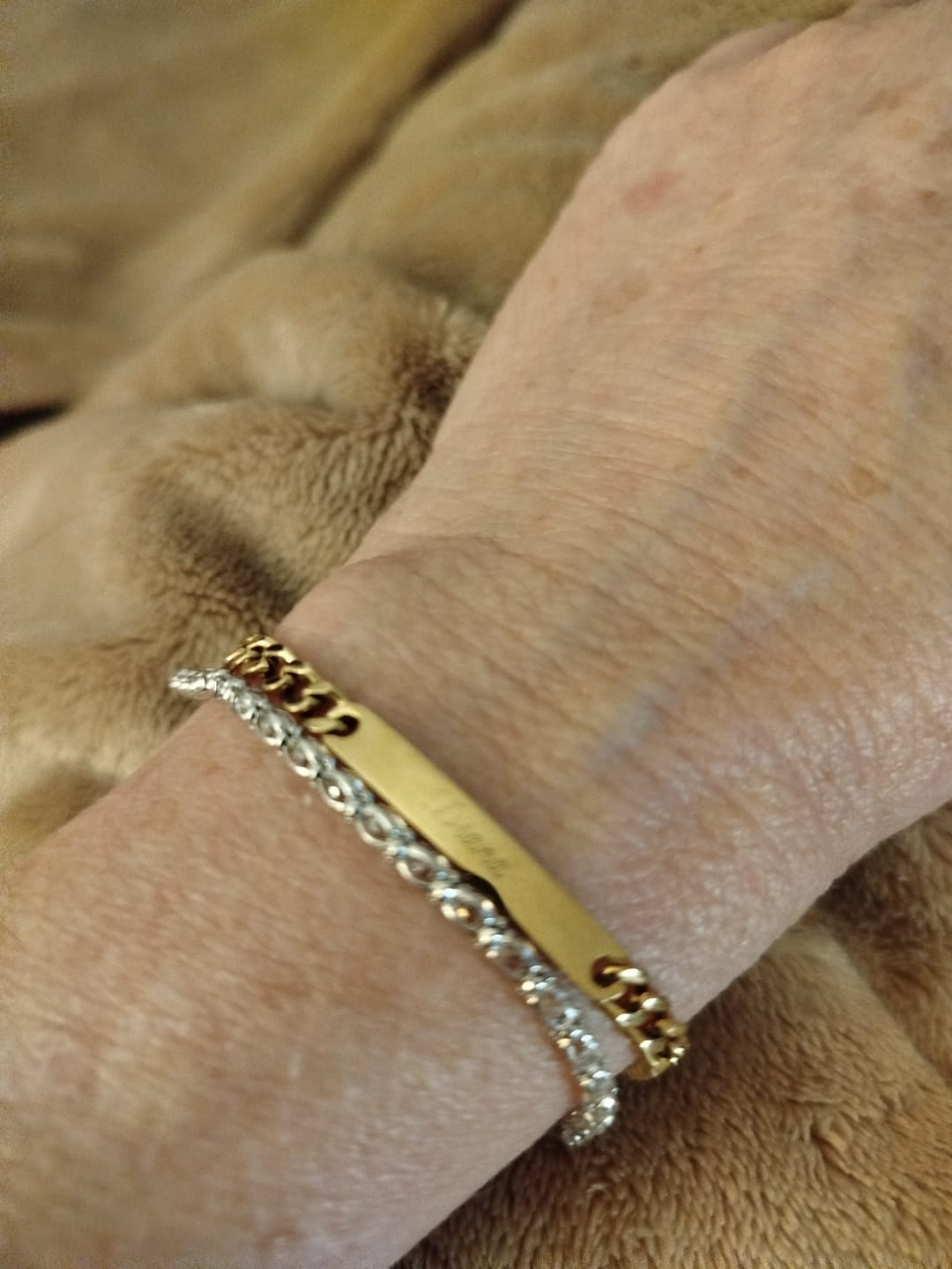 Customer photo review of Pulseira Maria Personalizada