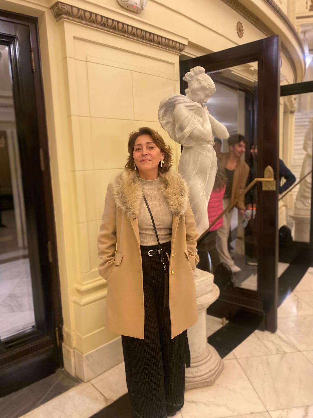 Customer photo review of JEANS WIDE LEG JOSEFA TIRO BAJO café