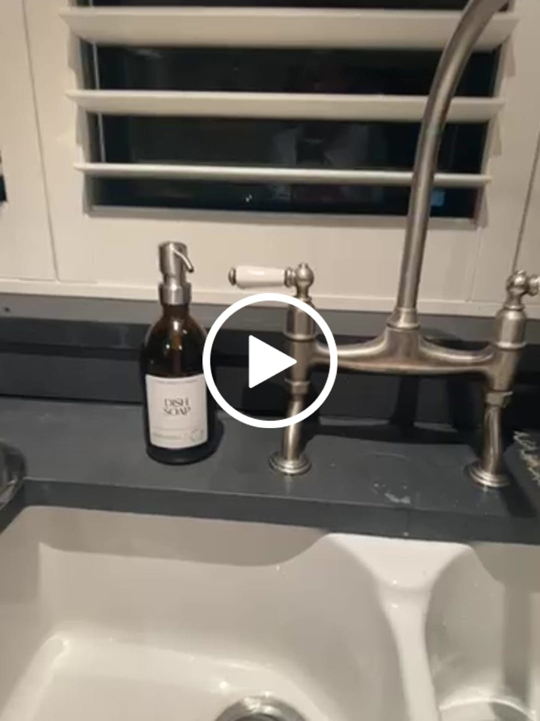 Customer video review of 500ml Amber Glass Bottle with Metal Pump White Label