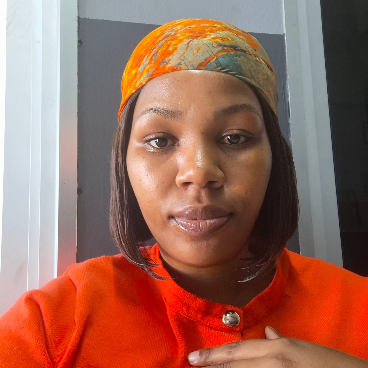 Customer photo review of Special Offer Two Glueless Wigs For R2999