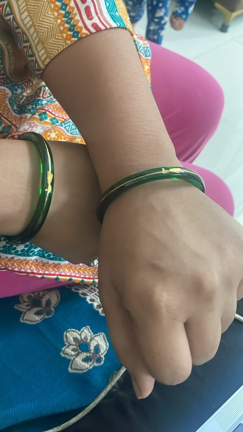 Customer photo review of Zamrud Green - A Saumya Shringar 916 22k Bangles (Pack of 2)