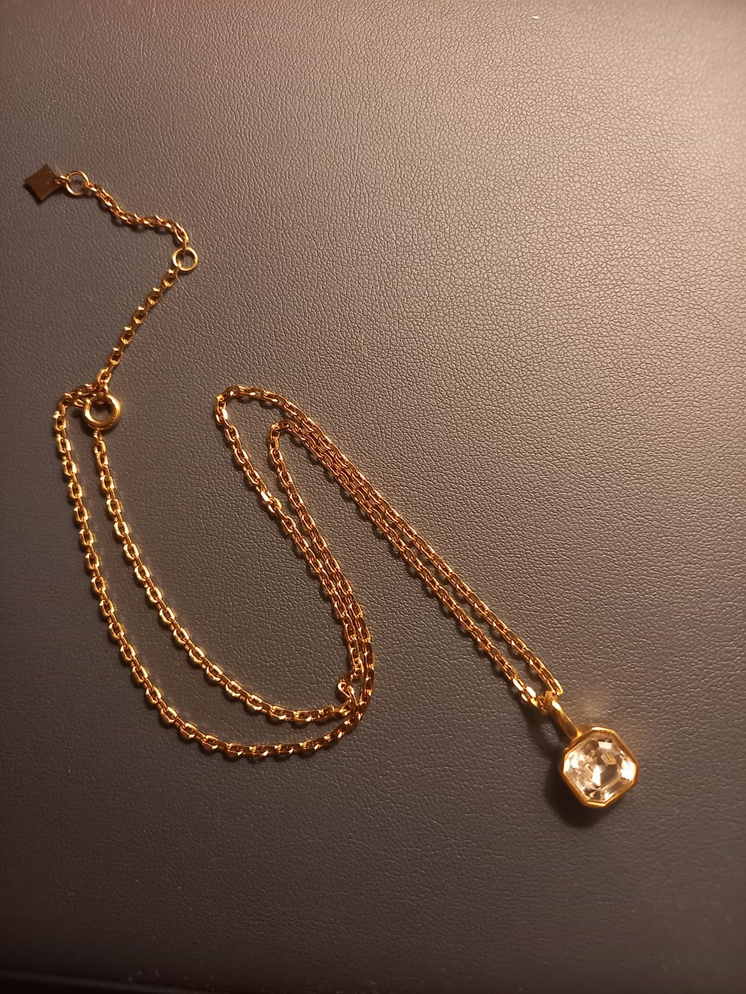 Customer photo review of Colar Square Crystal