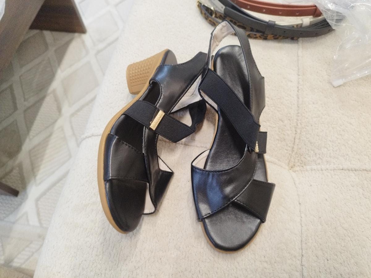 Customer photo review of Sandales élégantes à talon carré