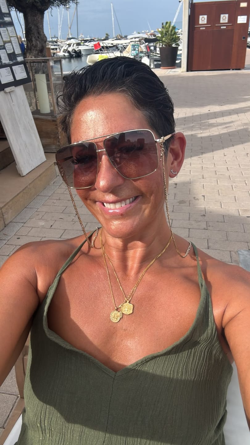 Customer photo review of Medusa Necklace (Gold)