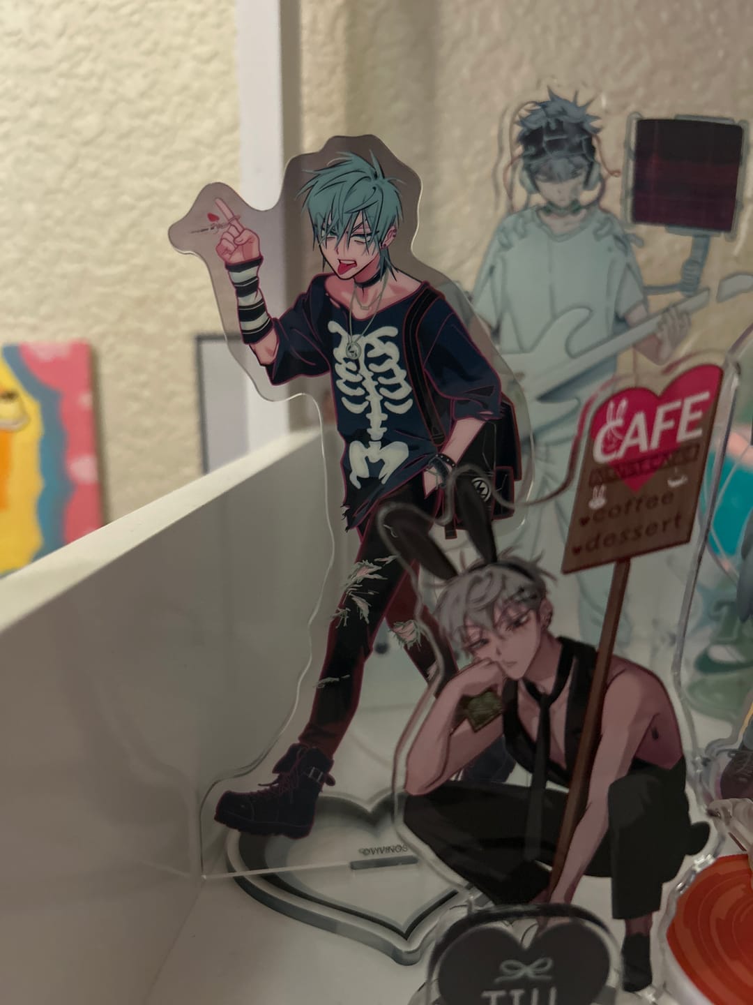 Customer photo review of 【Pre-Order】Alien Stage - Find Your Plus One - Acrylic Standee