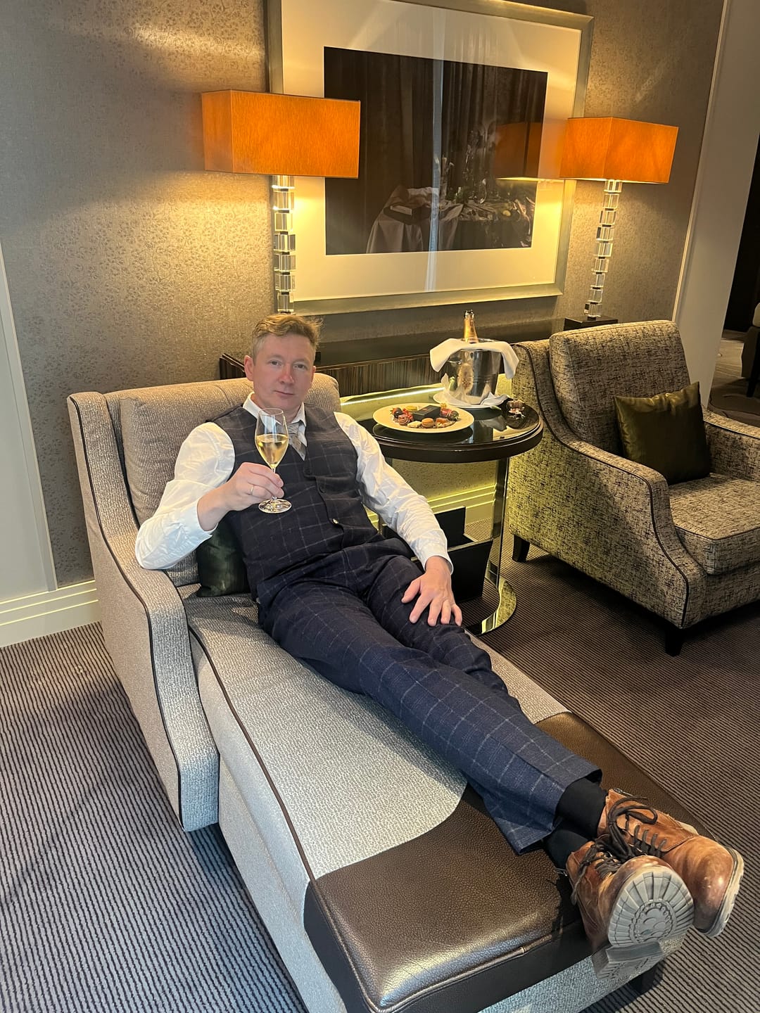 Customer photo review of Three-piece suit Tommy