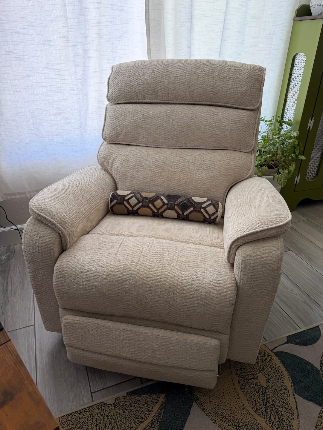 Customer photo review of 9188ET Big & Tall Power Lift Recliner – Dual Motor, 400LBS, Lay Flat, Heat & Massage