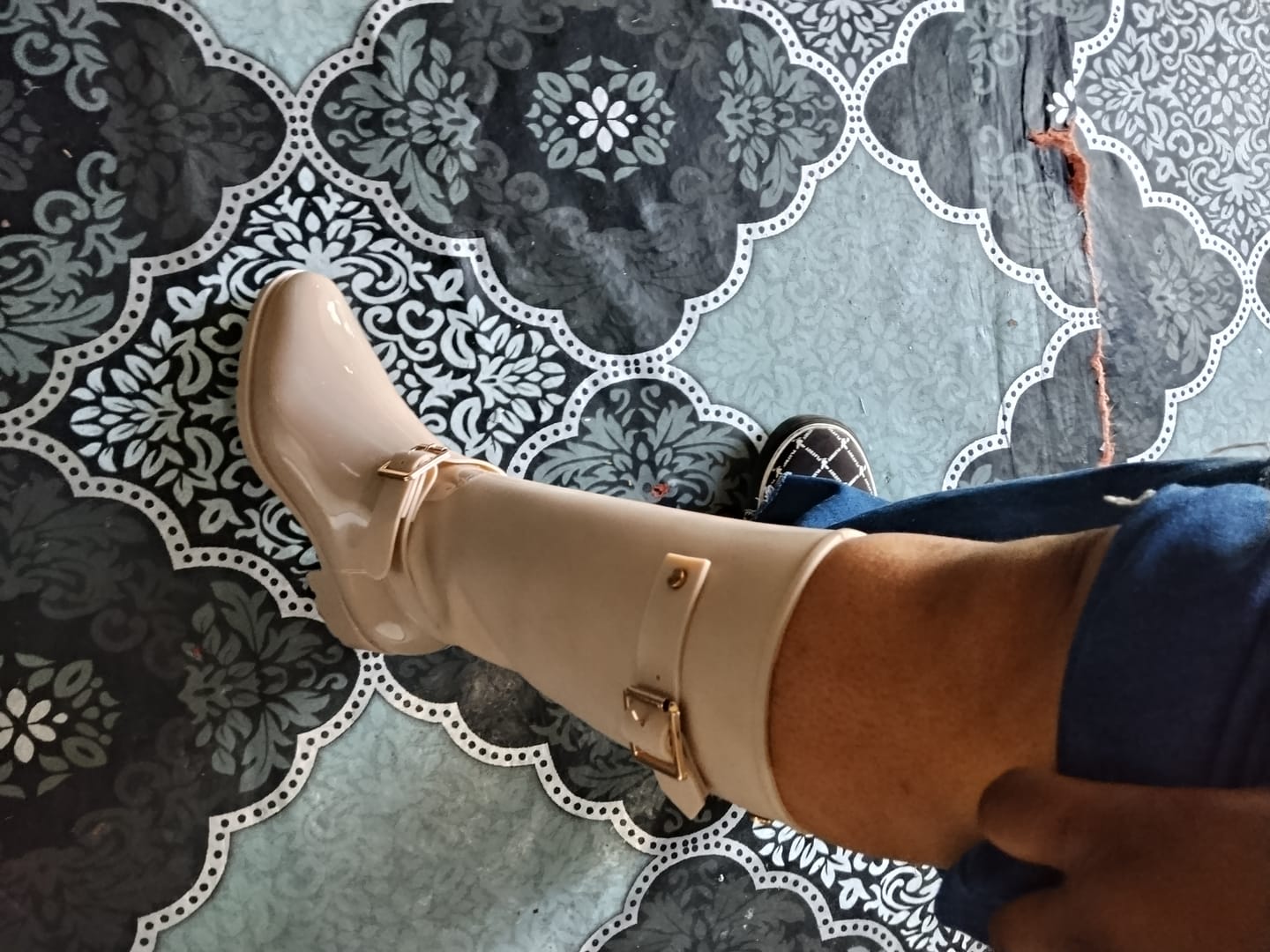 Customer photo review of Viabeach Cloudy 1 High Boot - Taupe