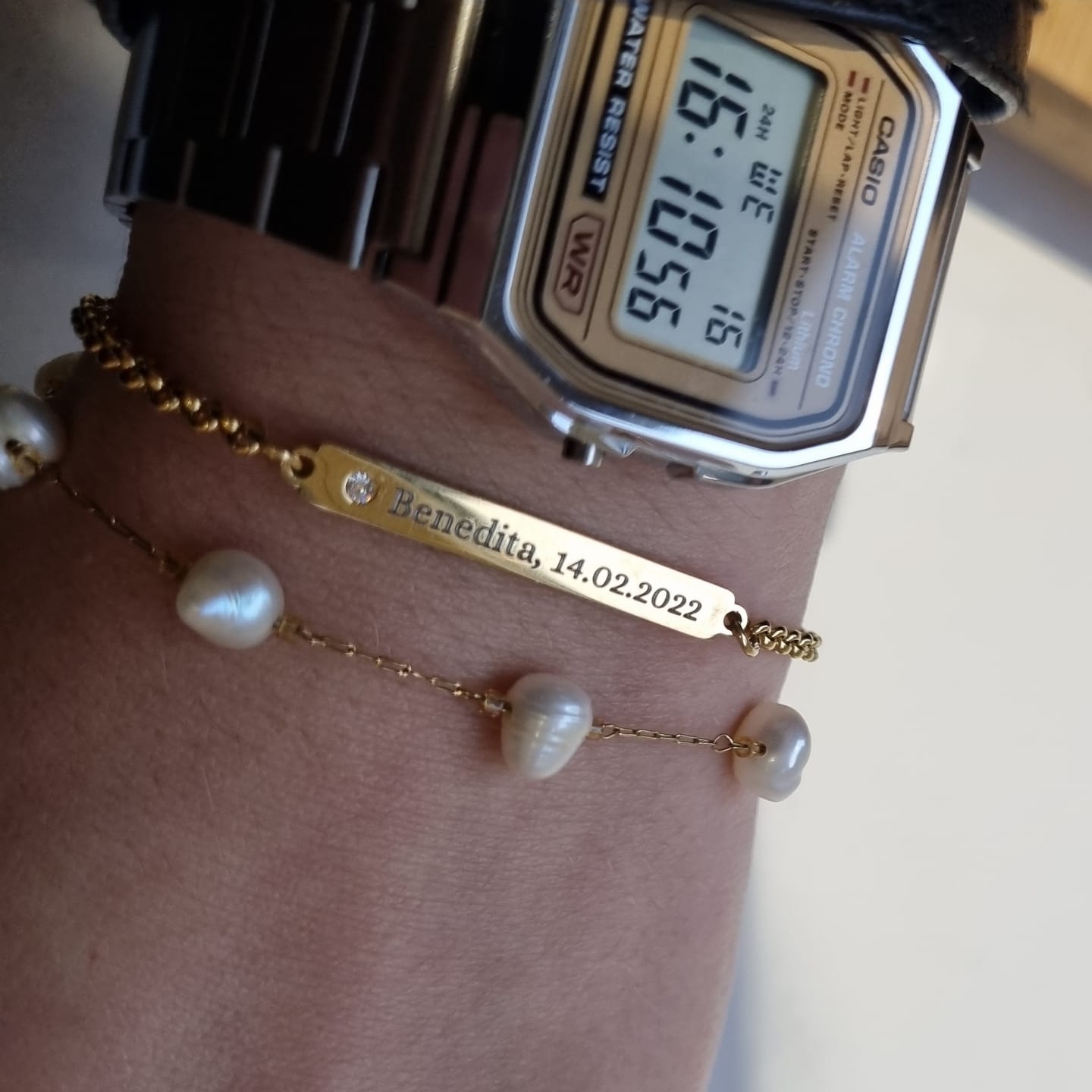 Customer photo review of Pulseira Emily Personalizável