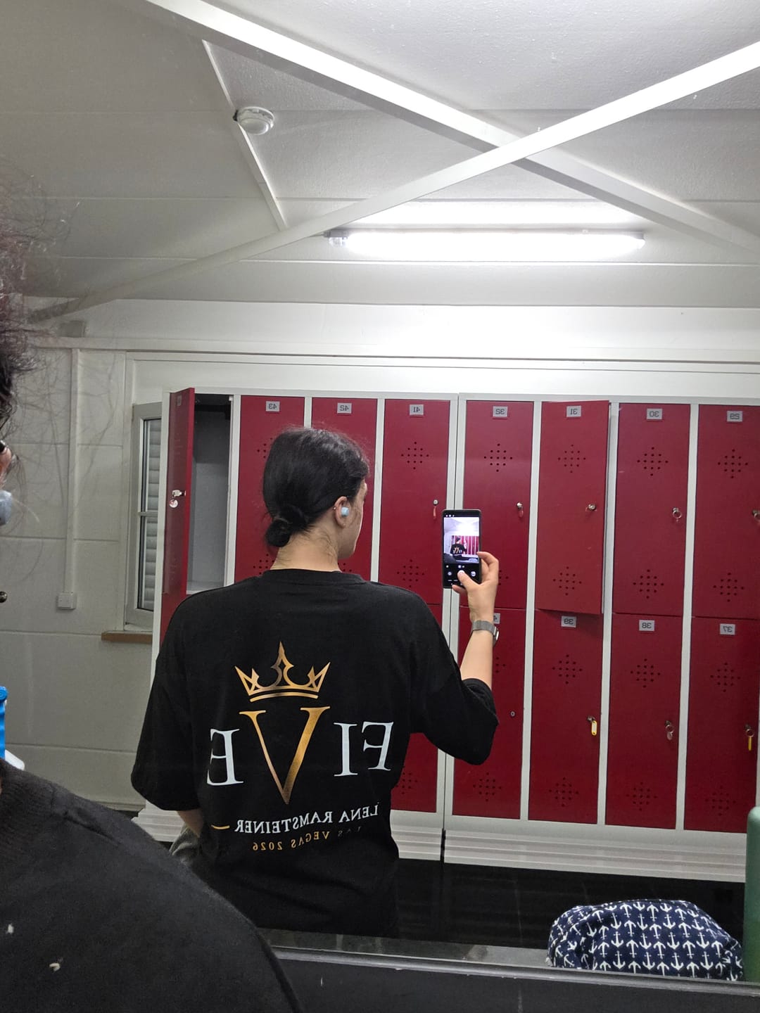 Customer photo review of Lena Ramsteiner Mr. O Shirt  Five