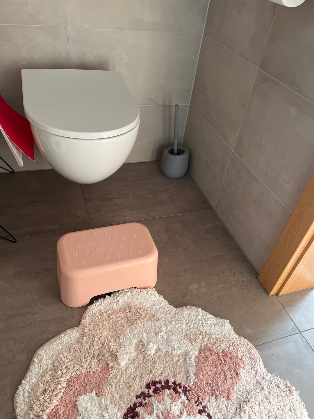Customer photo review of Kids Step Stool - Blush