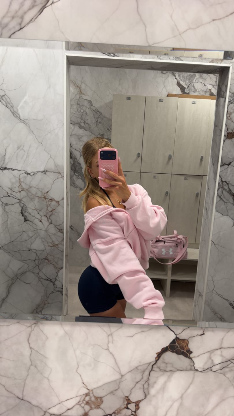 Customer photo review of W5238 Comfort Zip Hoodie