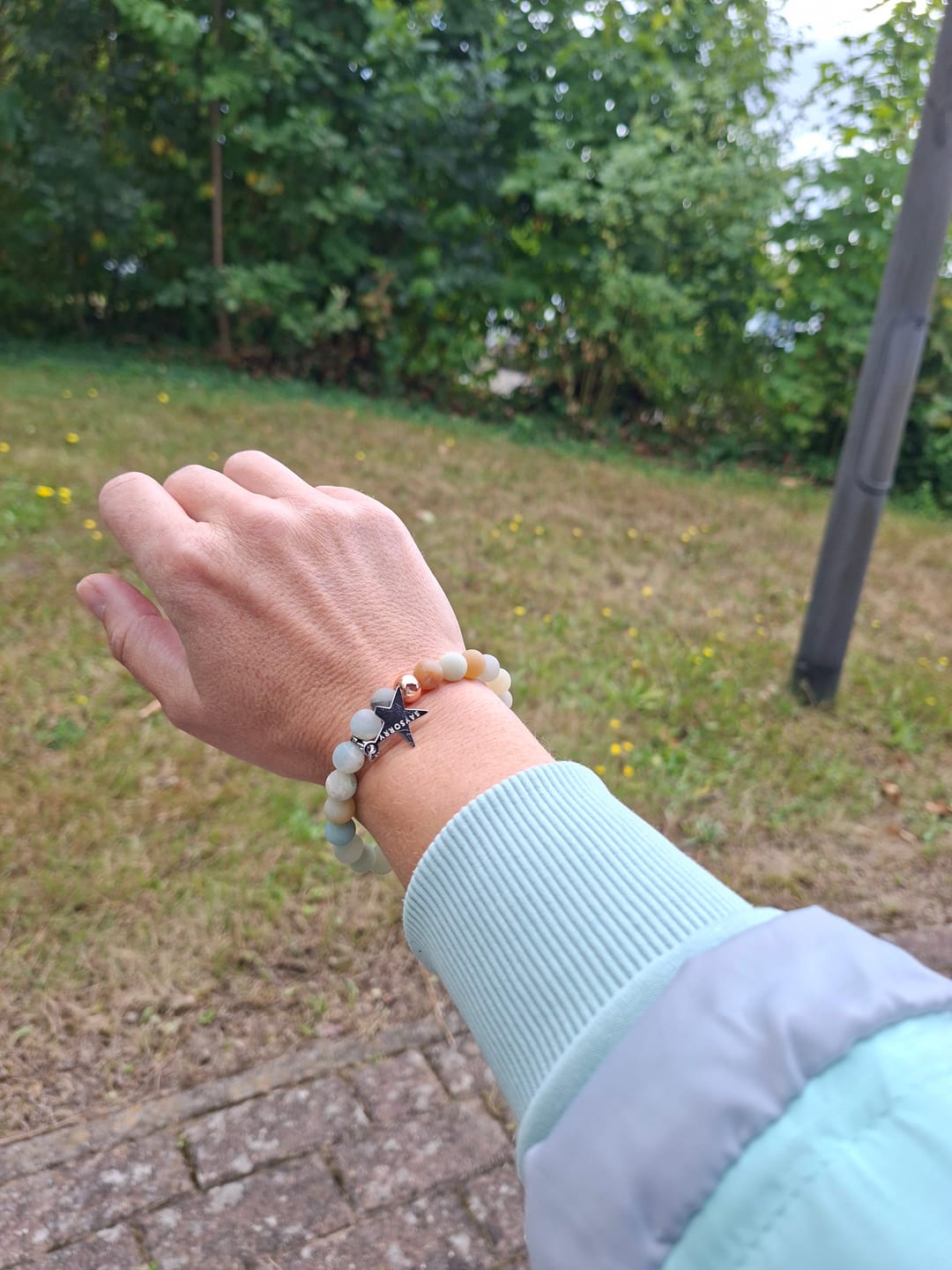 Customer photo review of »Ich glaube an mich« Blockadenlöser-Armband aus echten Amazonitperlen inkl. abgebrochenem Stern