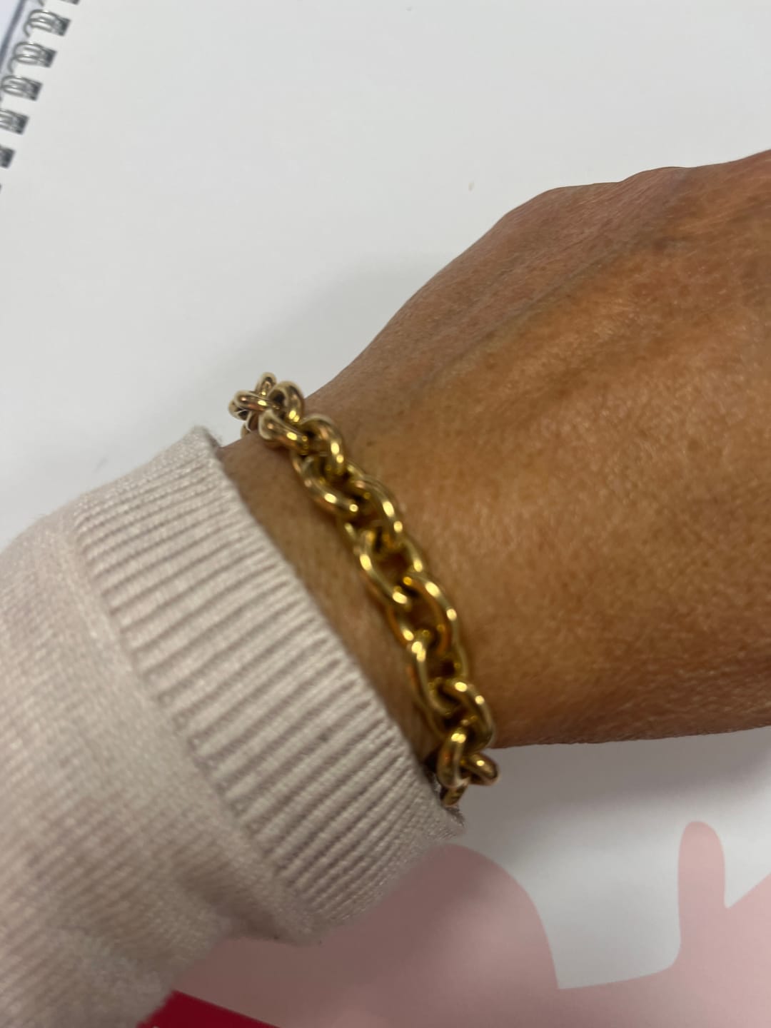 Customer photo review of Pulseira Ella Medium