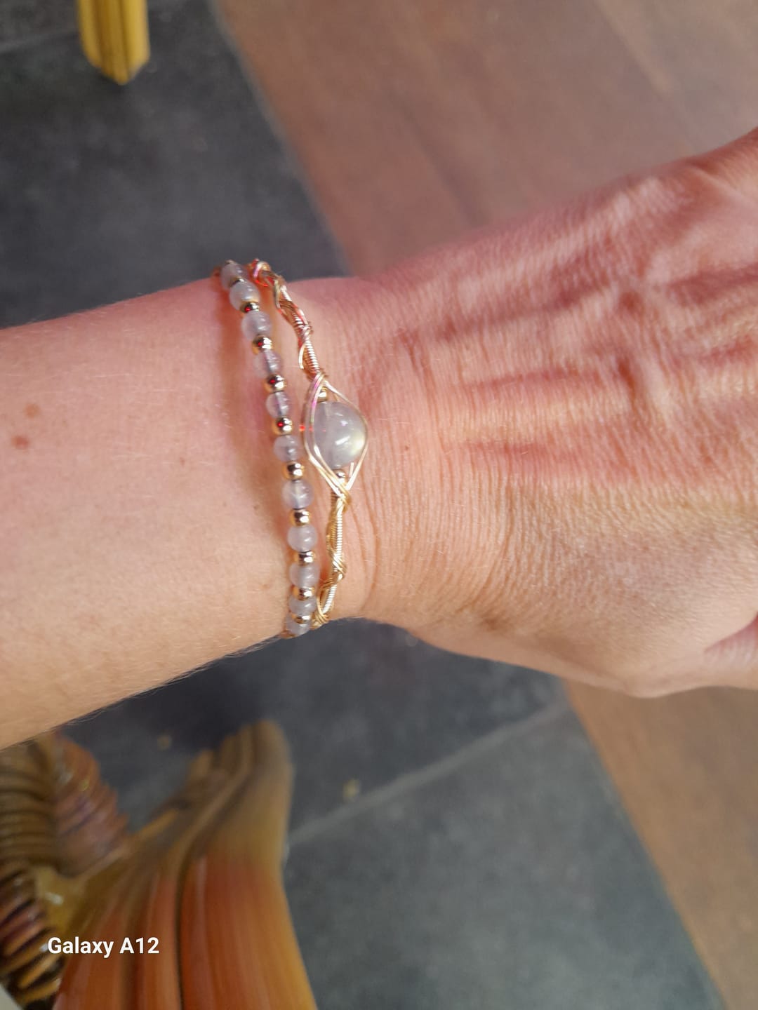 Customer photo review of Buddha Stones Mondstein Heilung Liebe Armband Armreif