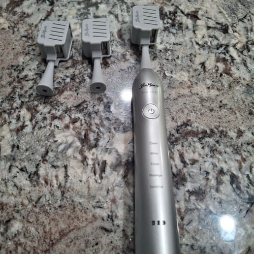 Customer photo review of Black & Platinum Brush Refills