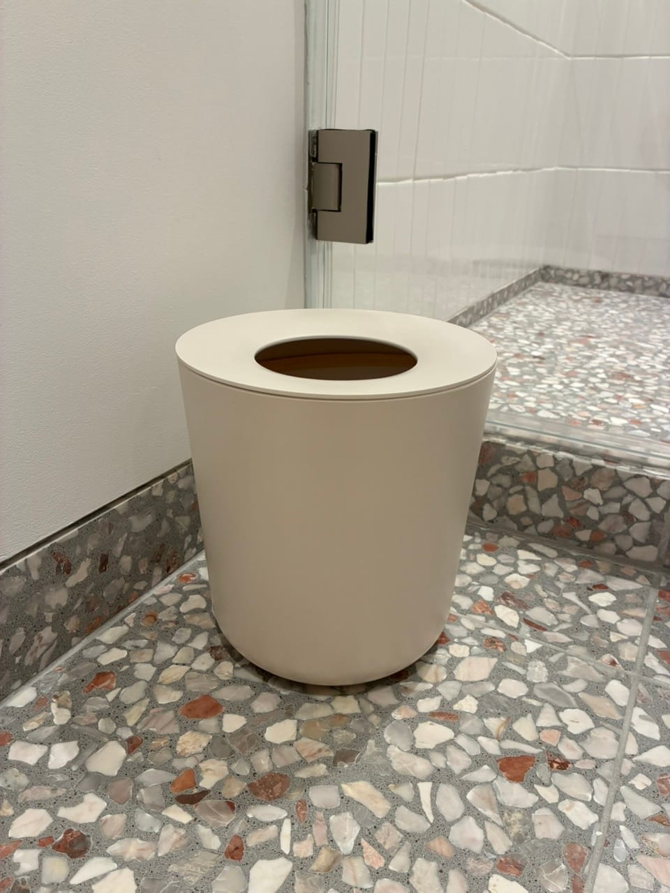 Customer photo review of Bathroom Bin 6 L