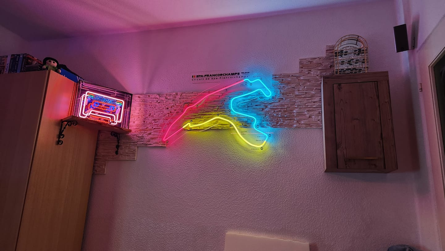 Customer photo review of Circuit De Spa-Francorchamps Neon Race Track