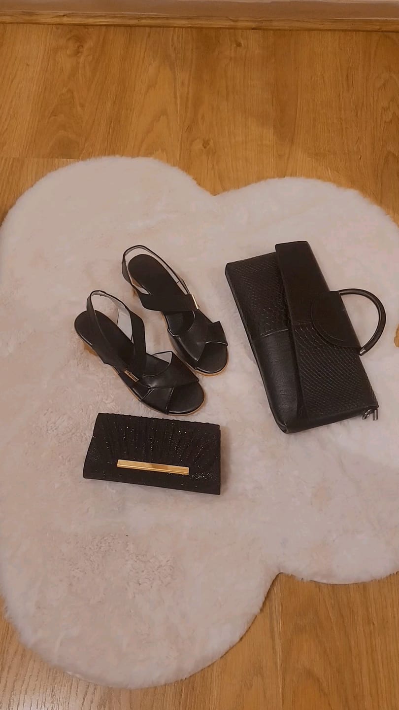 Customer photo review of Sandales élégantes à talon carré