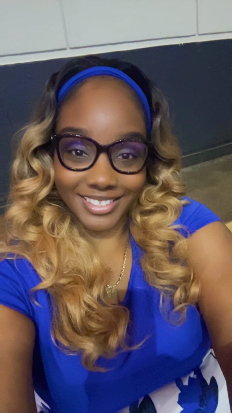 Customer photo review of Sensationnel Instant Weave Half Wig - DEE