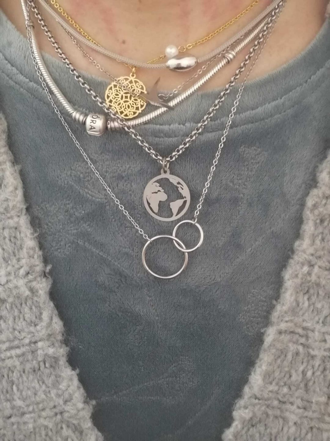 Customer photo review of Colar Isabela