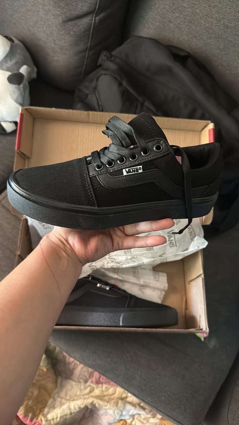 Customer photo review of Tenis 175 Choclo Negro Total