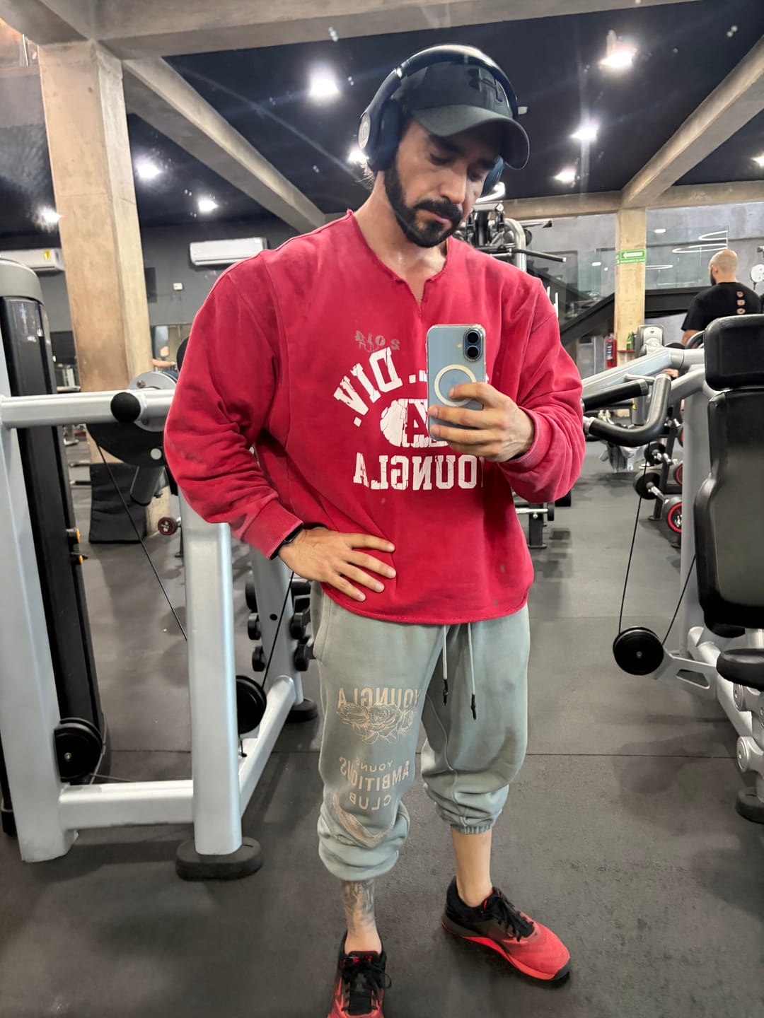 Customer photo review of 8098 - Golden Era Pump Cover Crewneck