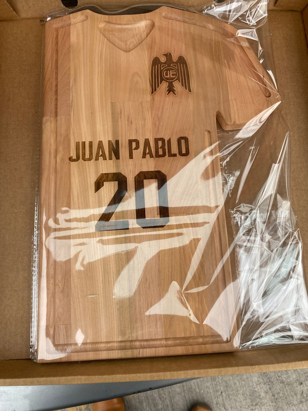 Customer photo review of Tabla Futbol Personalizada