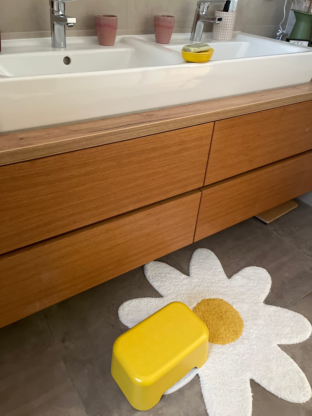 Customer photo review of Kids Step Stool - Lemon
