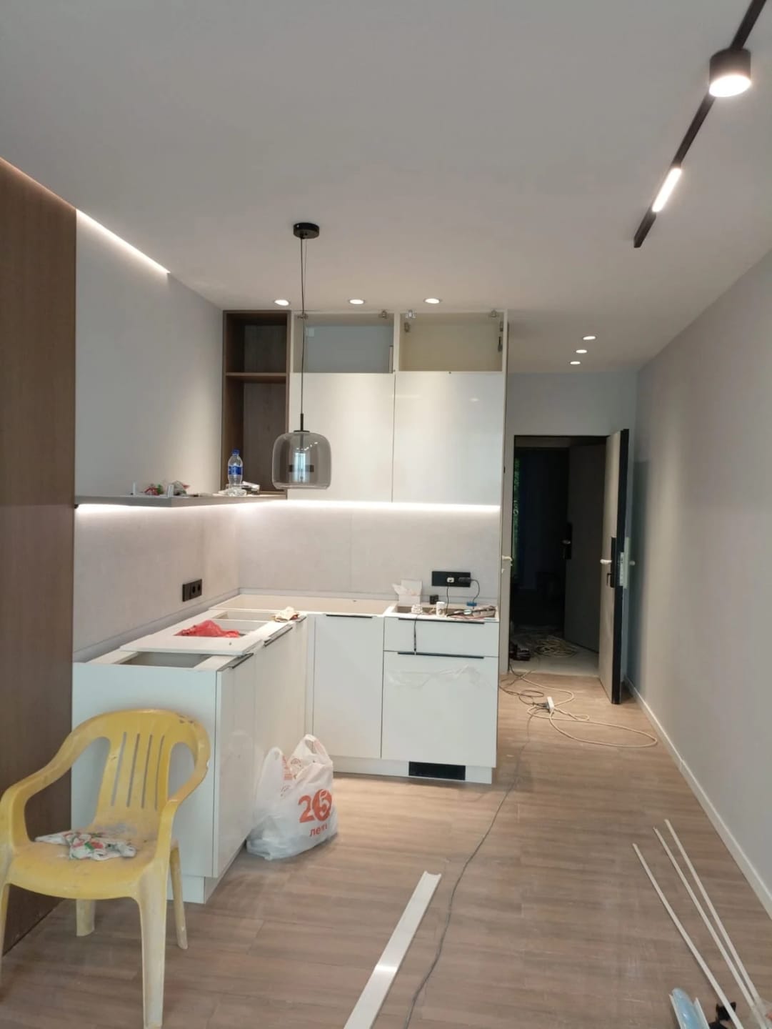 Customer photo review of Lindy Globe Glass Pendant Light